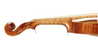 Baroque vs modern neck